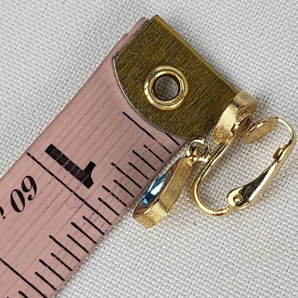 Vintage Avon Gold Tone Blue Stone Drop Clip On Earrings - Picture 4 of 4